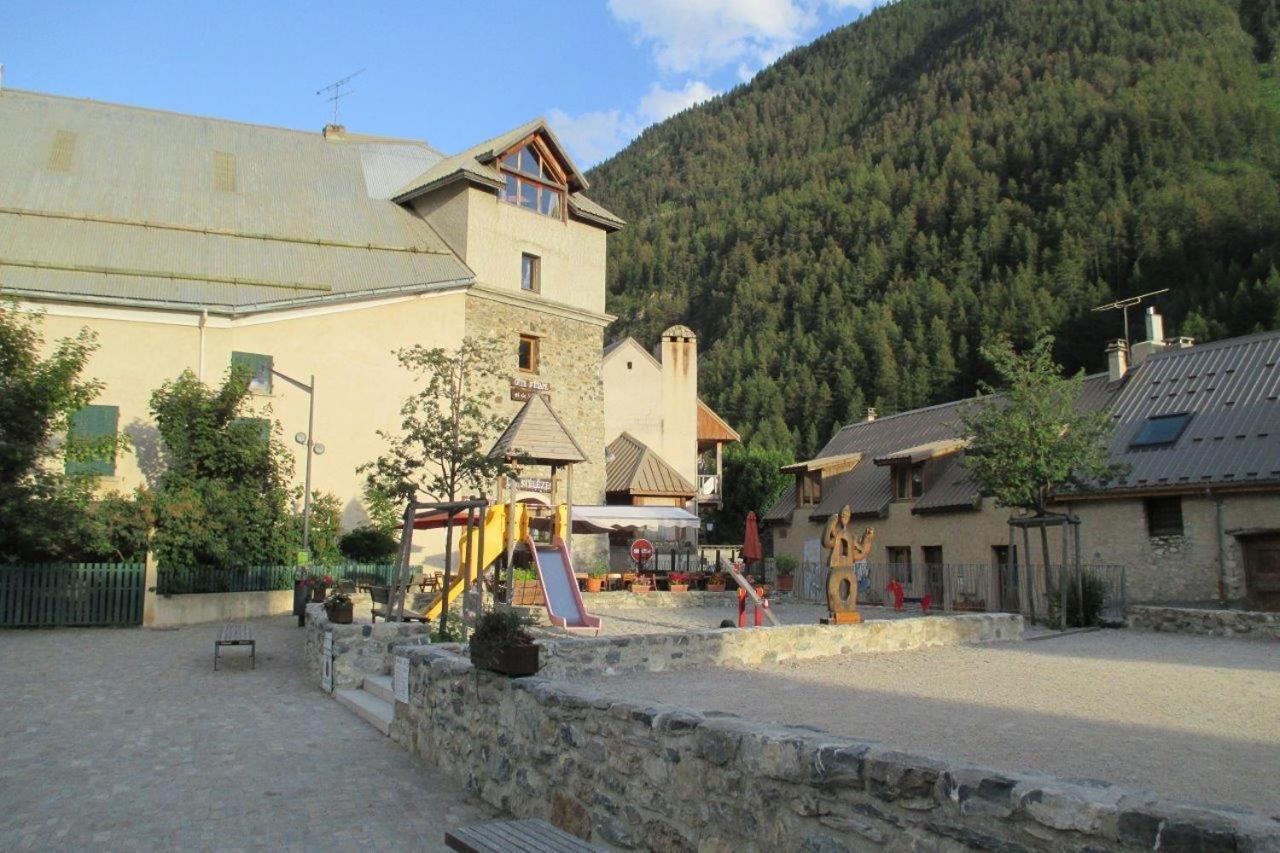 Le Gite Les Melezes Villar-dʼArène Dış mekan fotoğraf